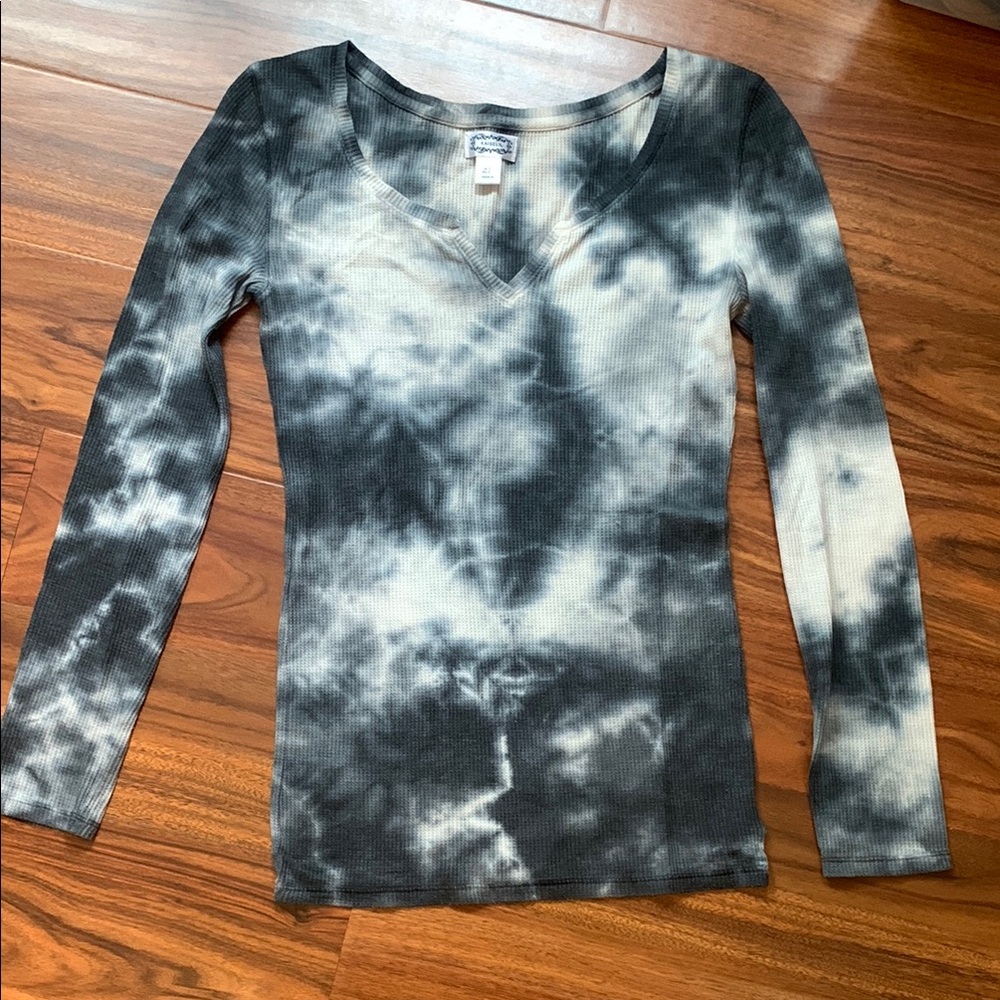 Kaisely Black and Gray Fitted Long Sleeve Tee